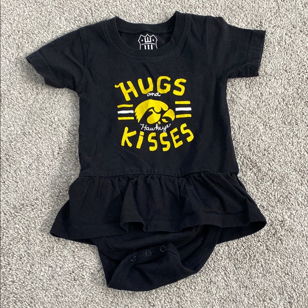 Wes & Willy infant girl Iowa Hawkeyes Hugs Kisses tutu onesie 18 months